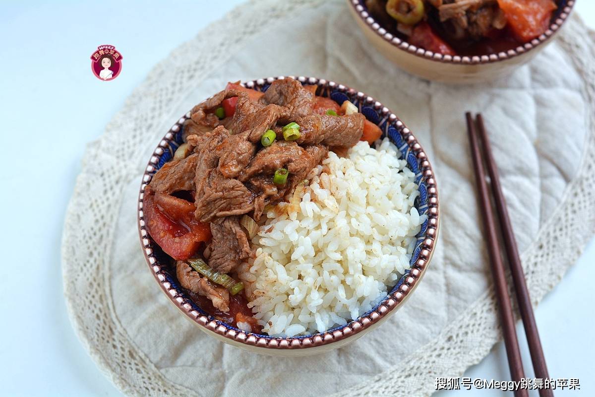 大葱|番茄牛肉饭早餐真豪横，10分钟轻松搞定，元气满满连午餐都有了