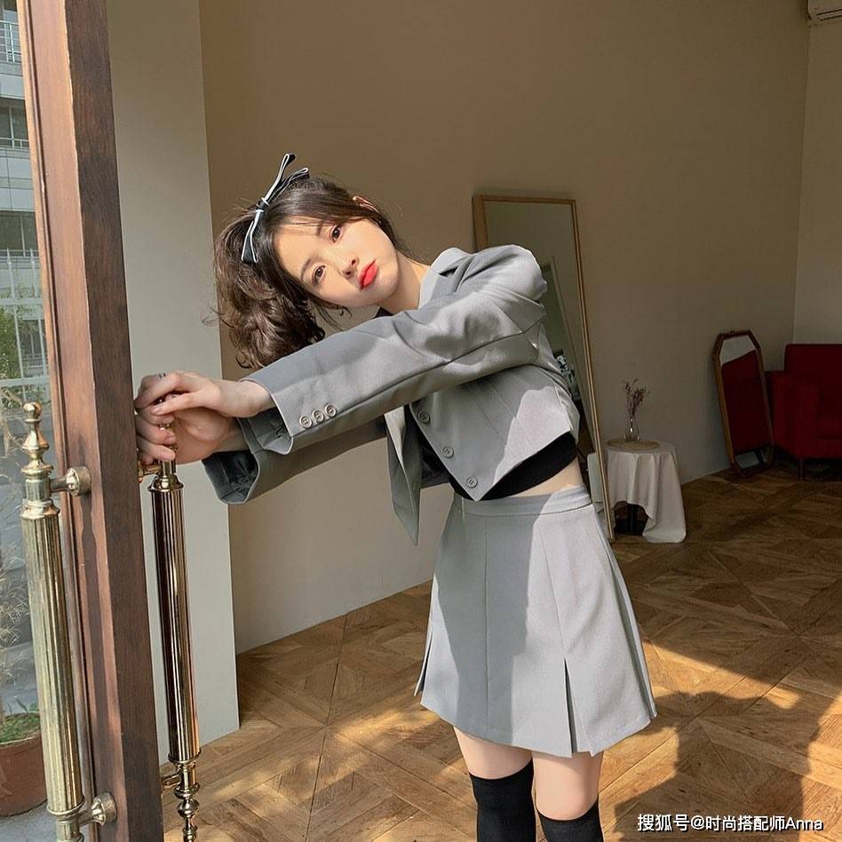 短裙|没有小裙子的夏天是不完整的，清新减龄显腿细，秒变撩人腿精女孩