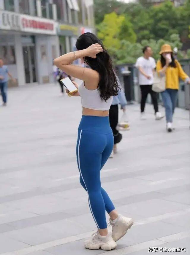 显得|瑜伽的一些普通又突性感的搭配