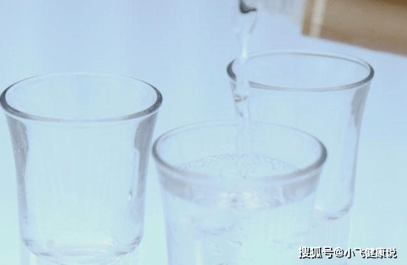 因为|红酒、白葡萄酒或啤酒对肝脏的伤害最大？很多人都错了！