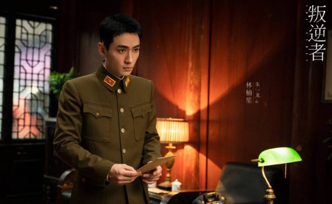 小狐狸|《叛逆者》三只老狐狸的博弈和一只小狐狸的成精史！