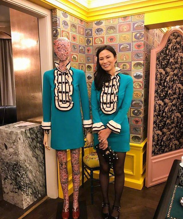 身材|邓文迪后悔吗？穿健美裤皱纹和大腿赘肉暴露一切，空有一颗年轻心