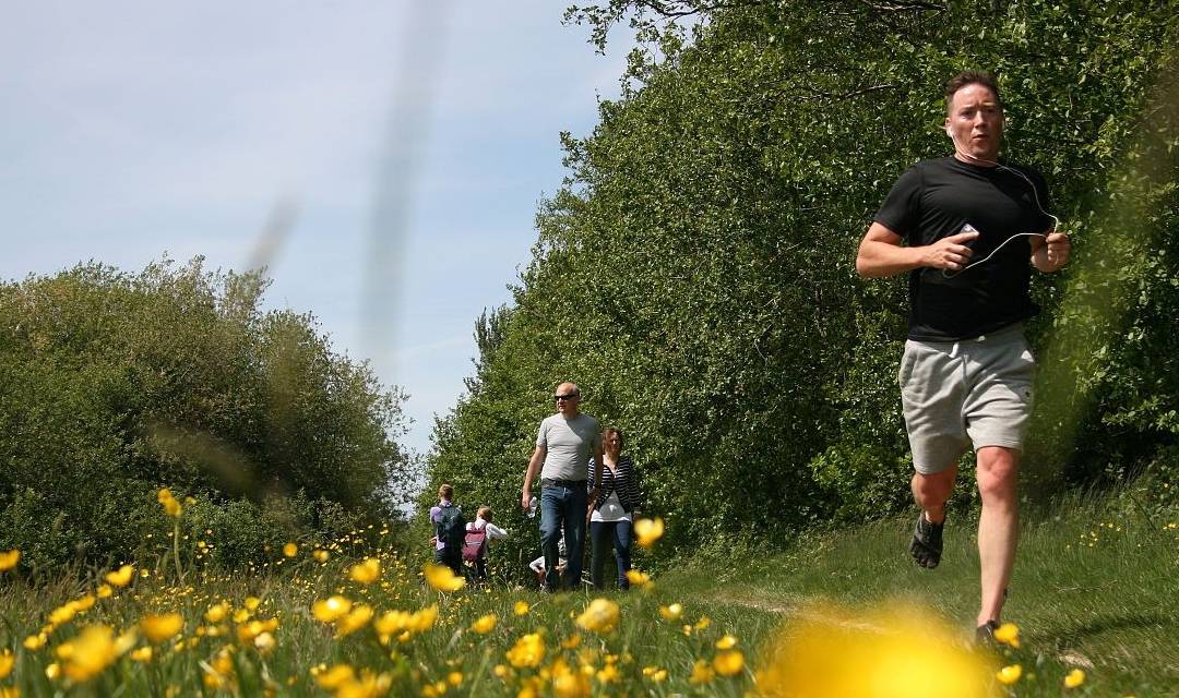 进行|血糖高的人,身体出现4异常,小心并发症!若没有,血糖还算稳定