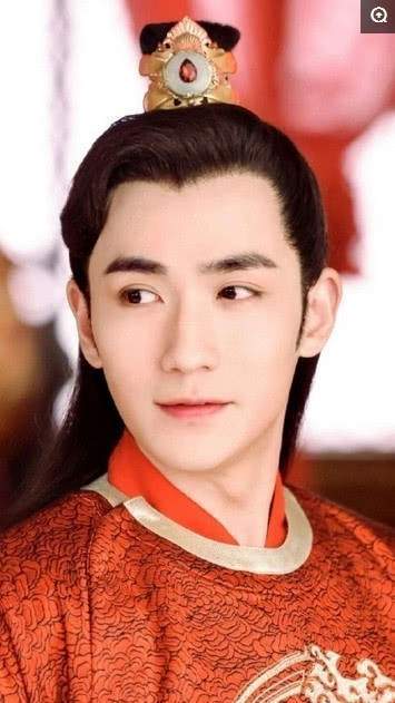 男星|古装红衣美男，龚俊、杨洋、肖战等男星，谁是你心头的朱砂痣？