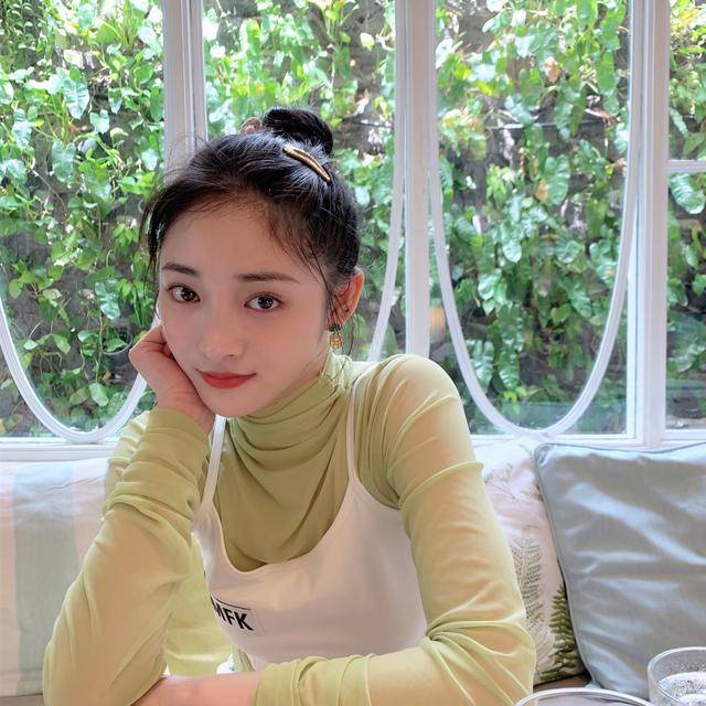 牛油果|今夏这牛油果绿“火”了!减龄显白又清凉,直接美出新高度
