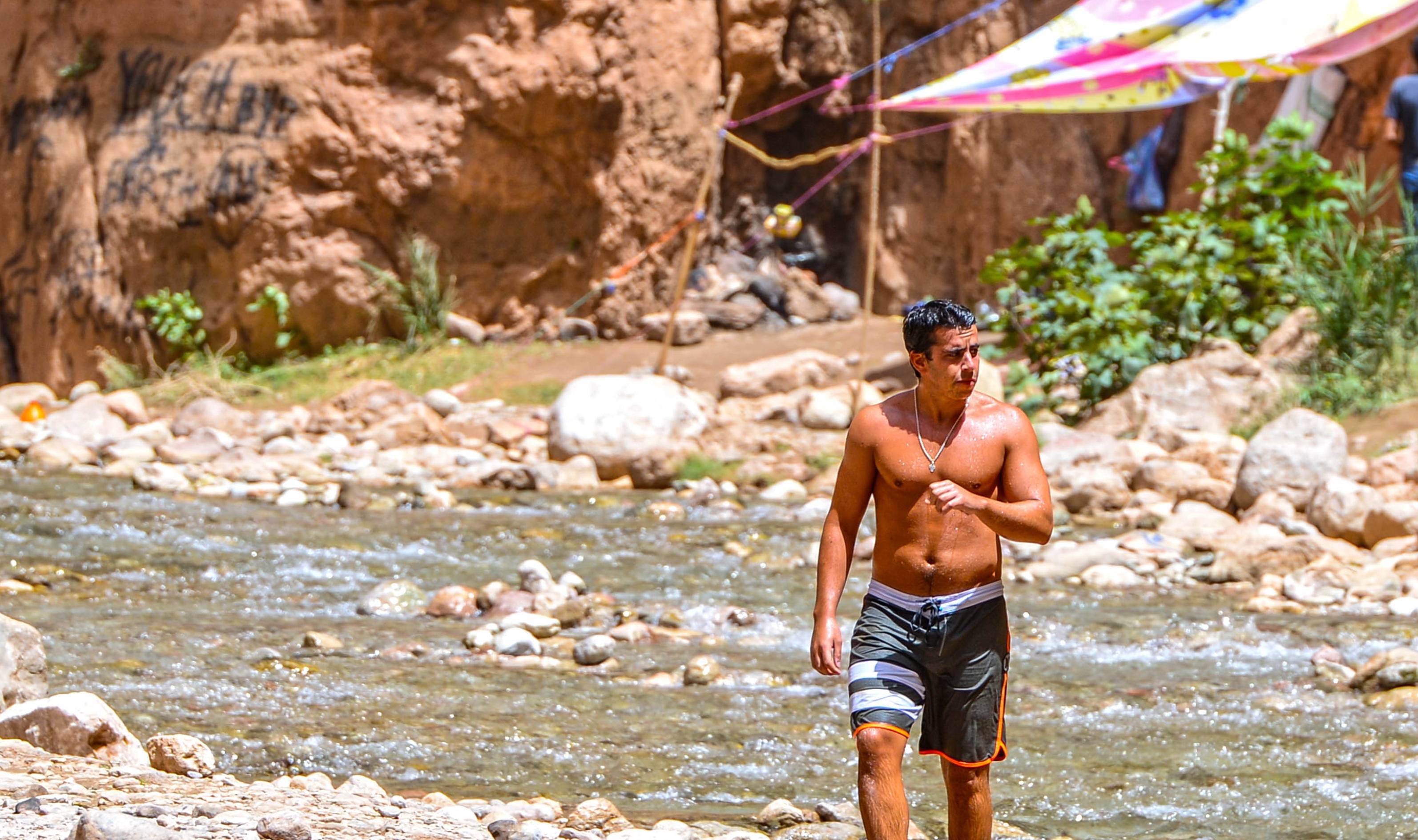 干旱缺水的摩洛哥，有处溪流不断的神奇峡谷，成当地人避暑胜地