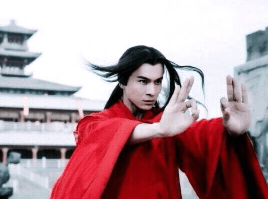 男星|古装红衣美男，龚俊、杨洋、肖战等男星，谁是你心头的朱砂痣？