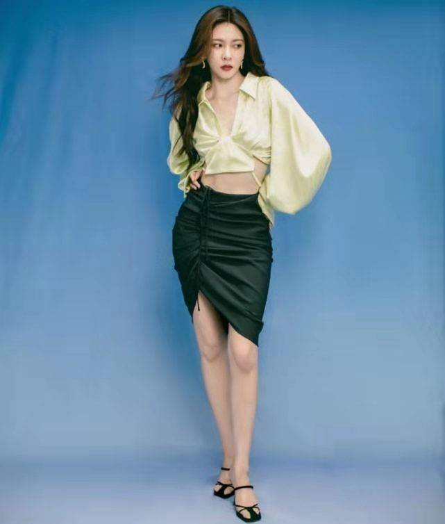 套装|宋妍霏露腰套装，时髦洋气，169身高这细腰长腿吸睛度满分