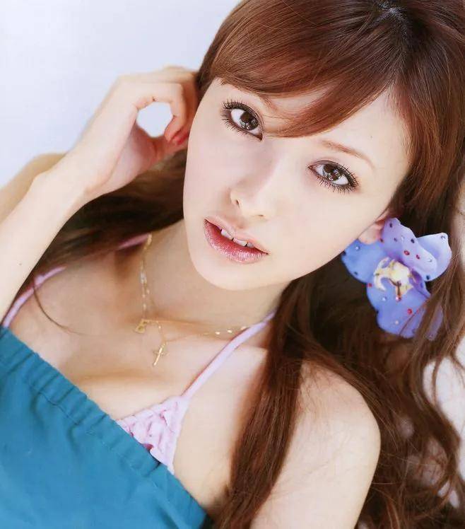 铃木惠|日本女星铃木惠美最新杂志美图！雪肤玉貌太性感靓丽