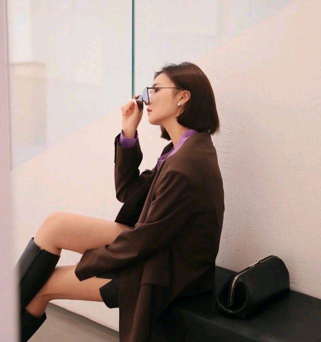 喇叭裤|早秋穿搭可以选择简约的衬衫，只要会搭配，让你一周穿搭不重样