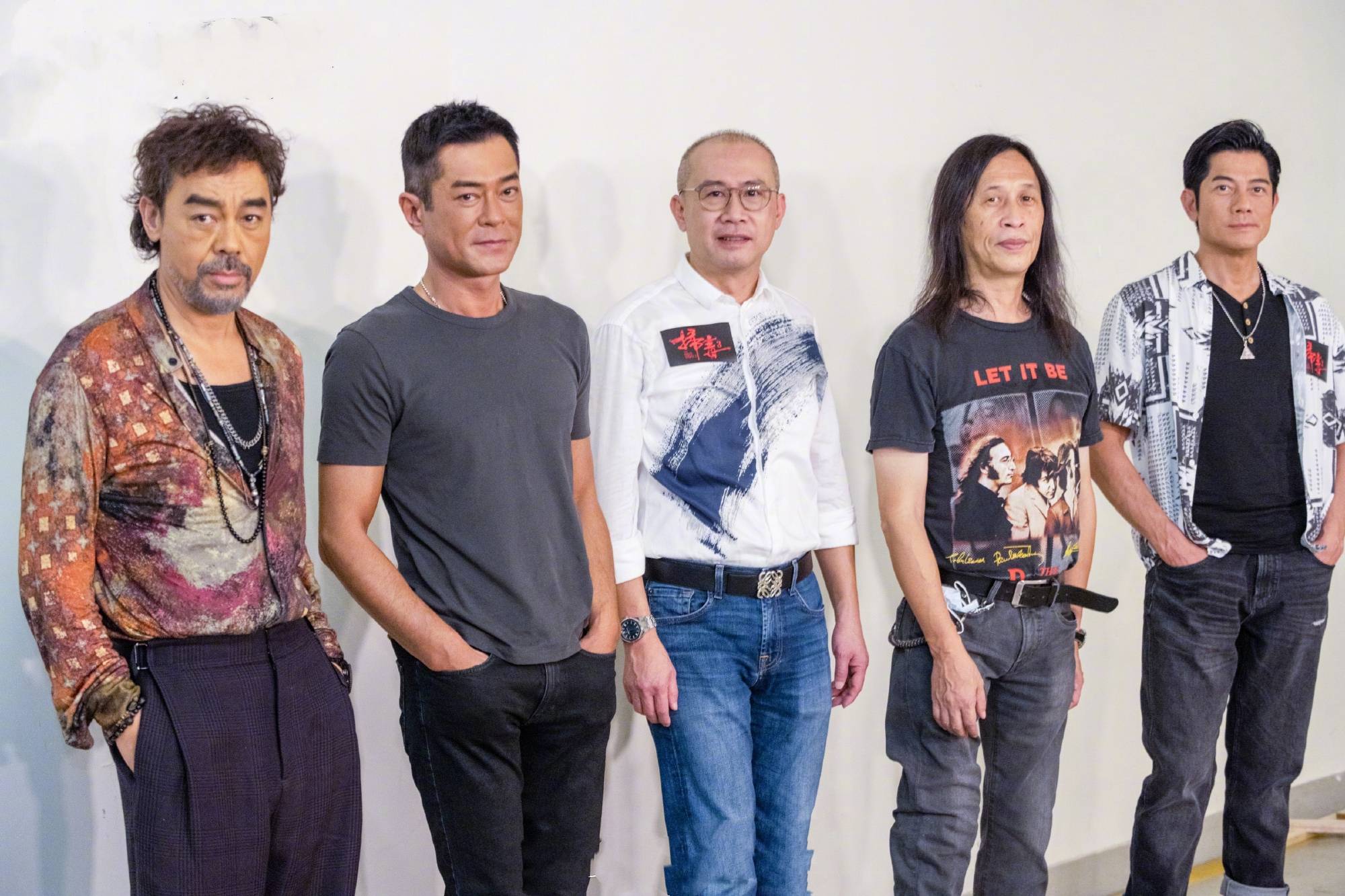 原创三位影帝再聚首刘青云烫蛋卷头变大叔同框郭富城父子感太浓烈