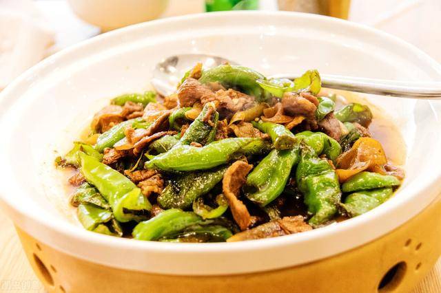 做法|做湖南名菜辣椒炒肉，先炒肉还是辣椒？学会正确做法，滑嫩又入味