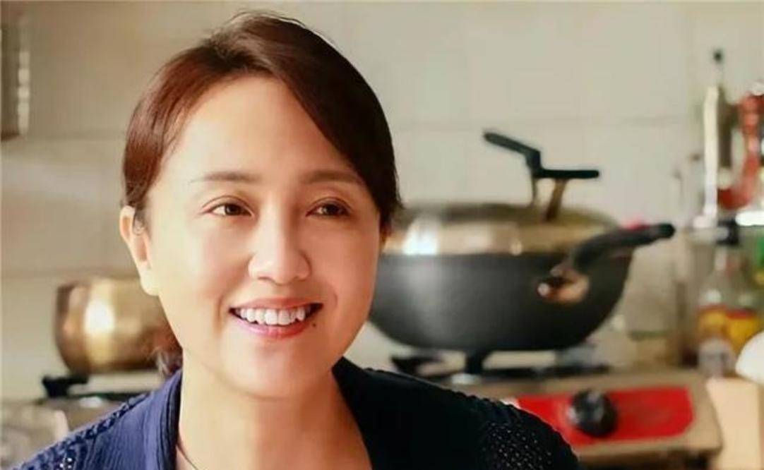 "姑妈"朱媛媛实力圈粉,曾错过《潜伏》的翠平一角!