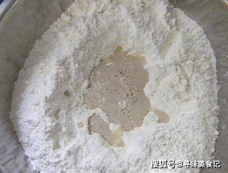 做法|早餐别吃油条了，教你新做法，揉一揉烙一烙，简单好做香软还营养