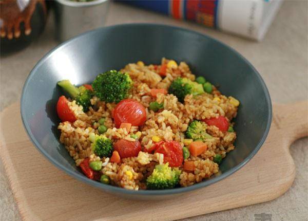 米饭怎么吃不用菜 8513d0c0c1c24a9686f9007621ef802e.jpeg