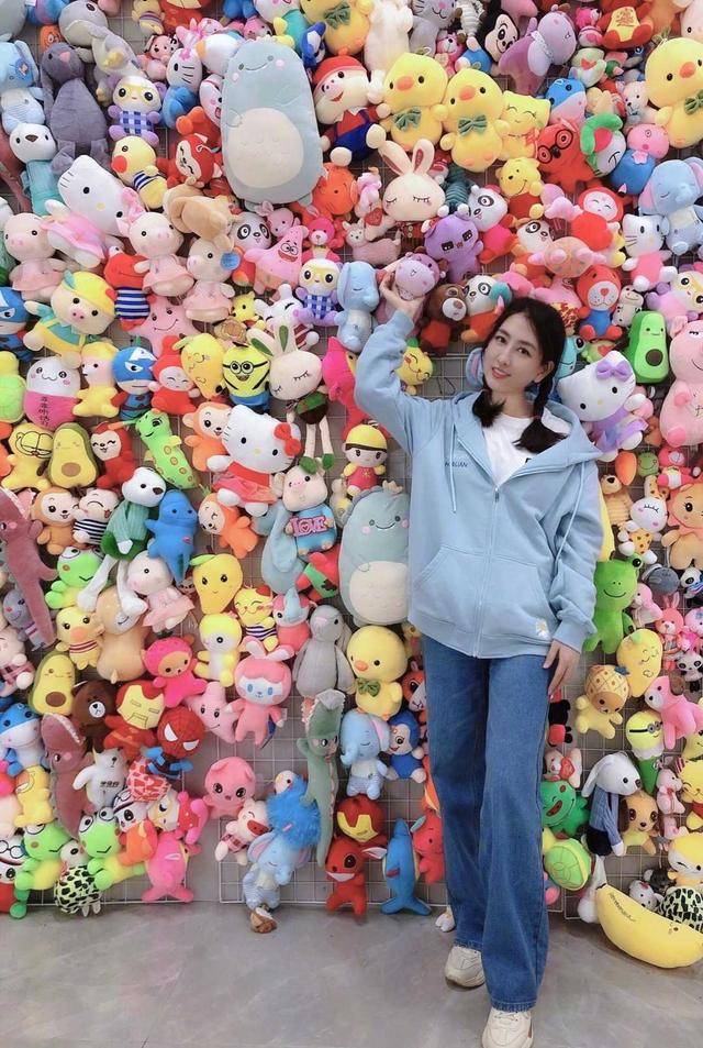 女孩子|马苏认真打扮起来不得了，一袭浅粉色礼服温柔高贵，少女感十足