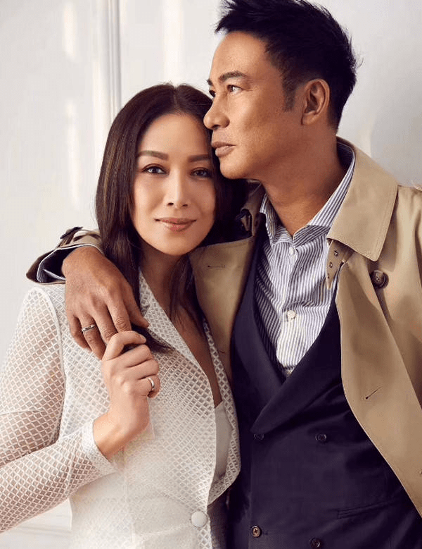 年龄段|任达华妻子七夕晒合影，结婚24年仍然爱穿情侣装，感觉看不腻