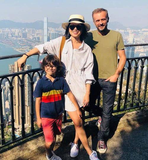 颜色|金巧巧为女儿庆生!7岁女儿寸头像假小子,她自己却穿得像小公主