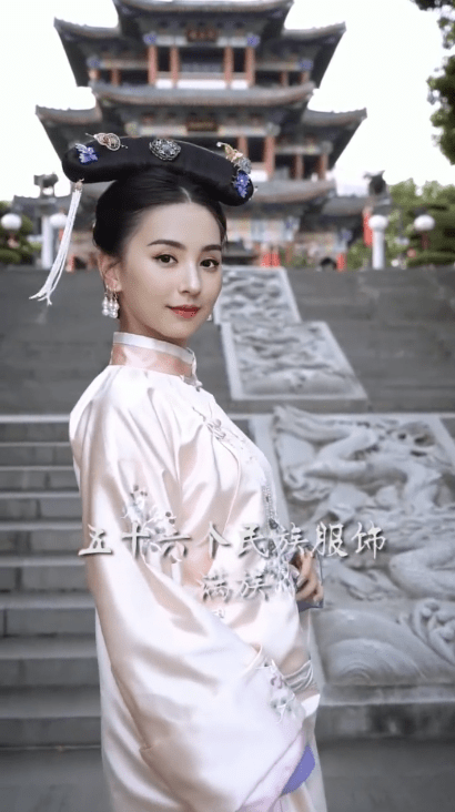 舞蹈|方媛七夕穿古装韵味足，仿若天外飞仙超惊艳，扮相不逊于明星演员