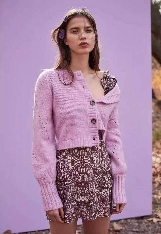 女孩子|针织开衫到底该怎么穿？不想撞衫又想好看，教你这样穿变时髦女孩