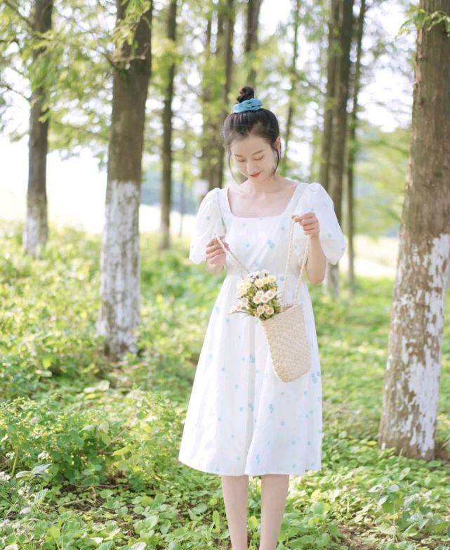 服装|早秋怎么穿搭才能展示温柔气质？只要挑对了服装，轻松呈现女人味
