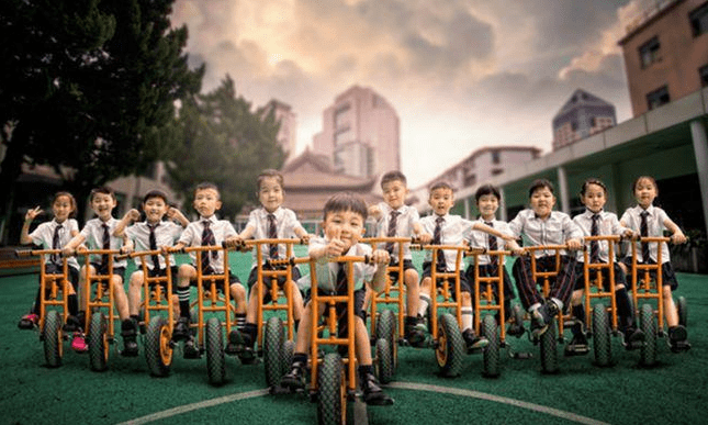 家长|幼儿园拍“大片”毕业照，用心程度能打满分，但家长却并不认同