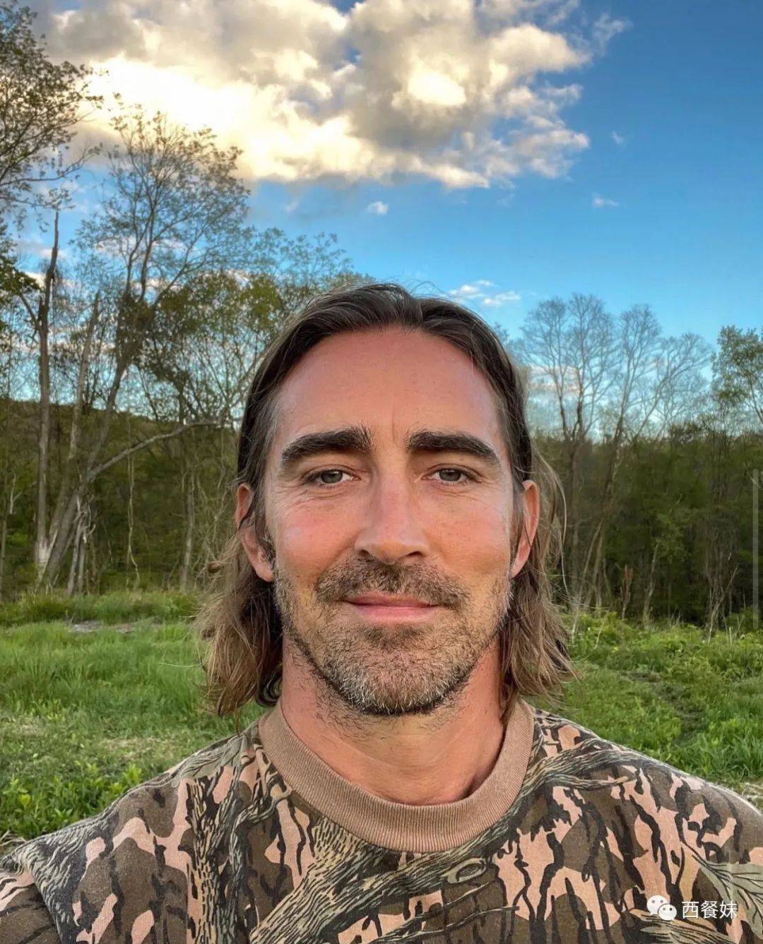 精灵王李佩斯带男友七夕秀恩爱!竟首次晒出这种照片!