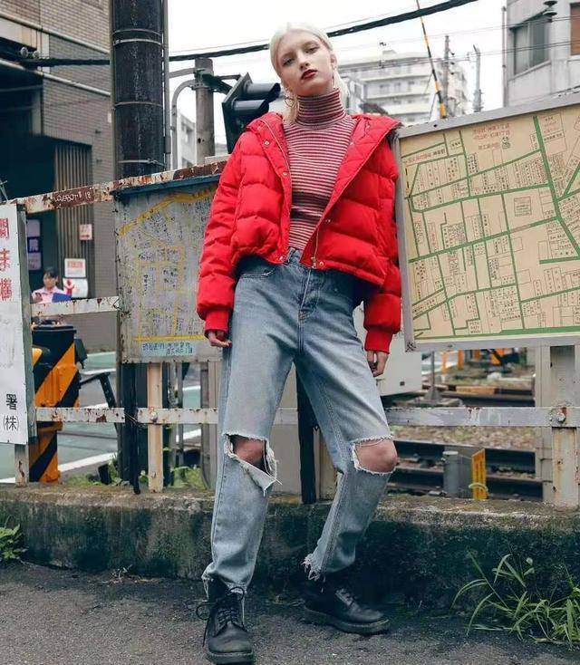 黑色|央视主持方琼滞留河北!穿上万块棉服街头当志愿者,演绎别样时尚