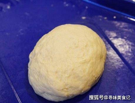 做法|孩子想吃披萨，点外卖太贵，在家不用烤箱就能做，味美实惠料又足