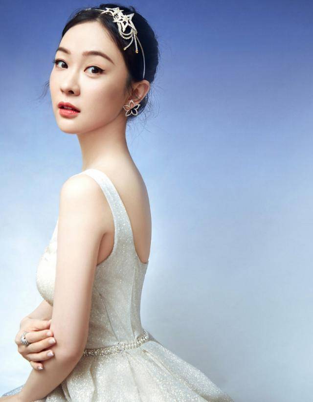 巴掌|霍思燕夫妇上夏晚：穿“晕染”裙却是巴掌腰，幸福肥拿她硬是没辙