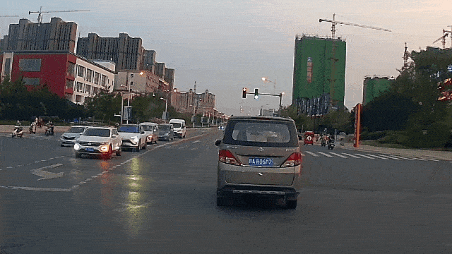 3K高清画质，盯盯拍Z40行车记录仪，为你的行车安全保驾护航