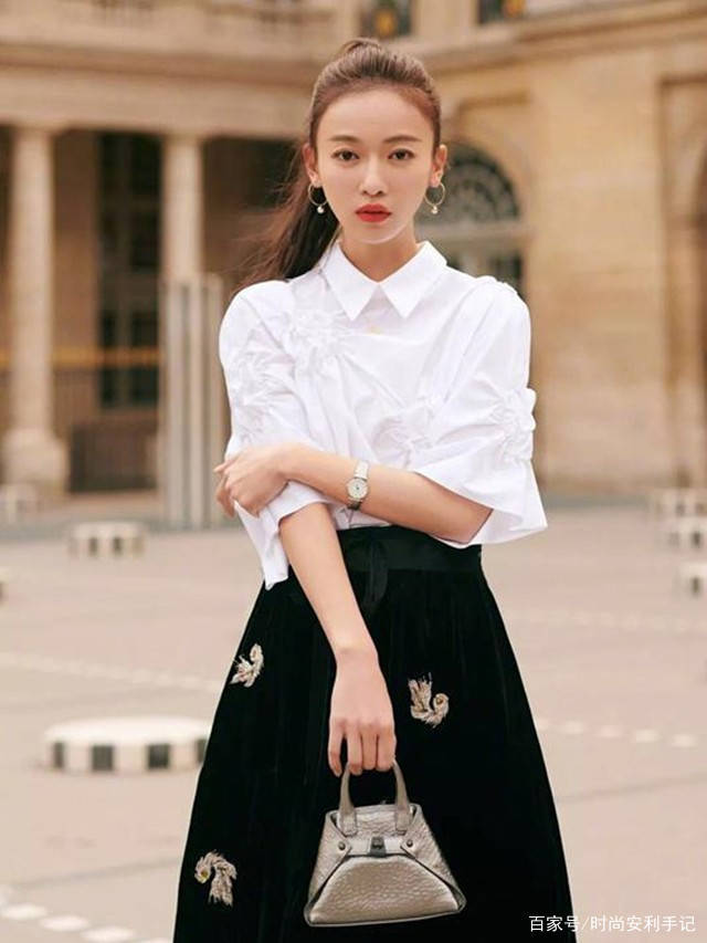 颜色|女人过了50岁，会穿裙子更优雅！牢记“二穿二不穿”，气质显年轻