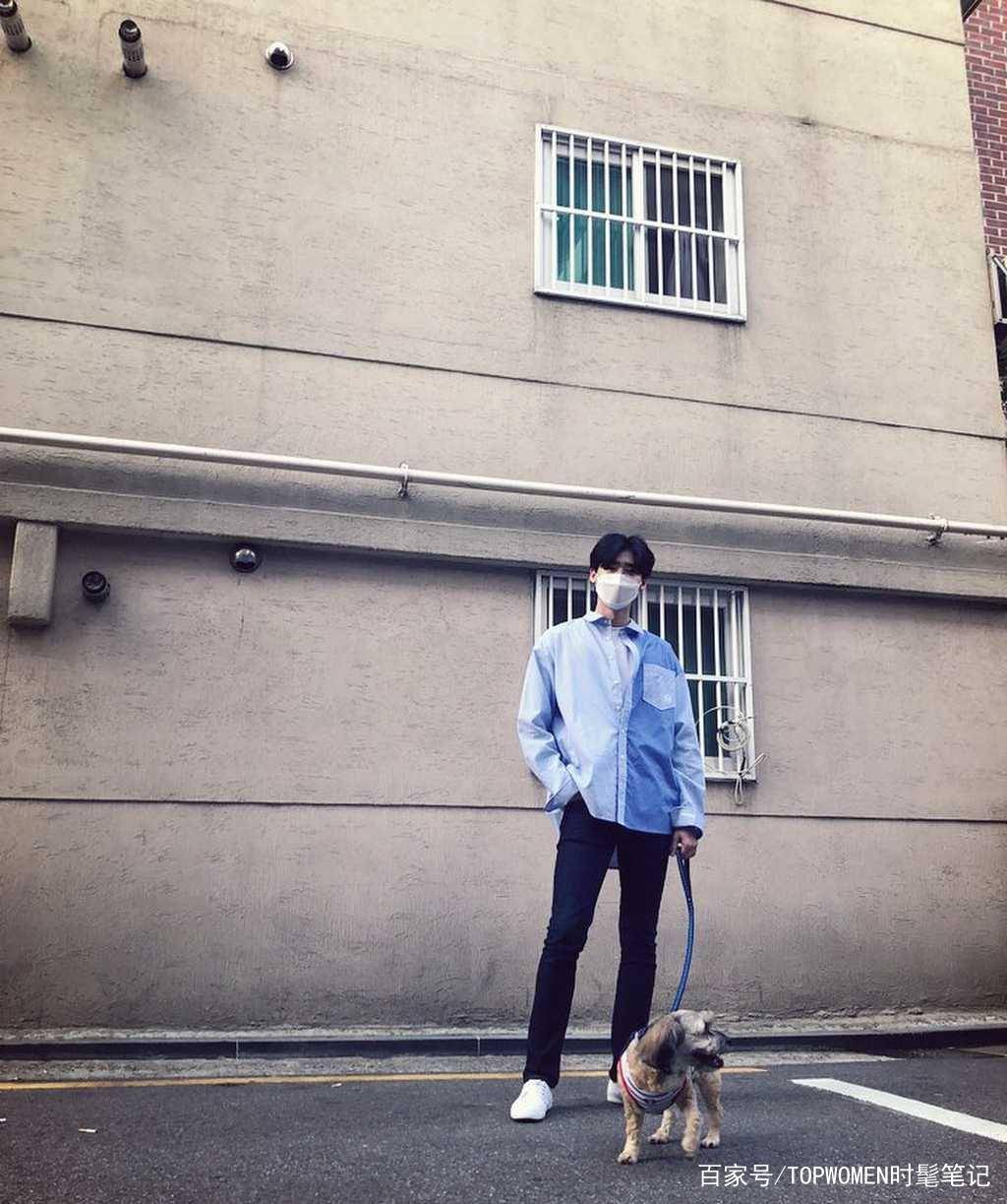 黑色|李钟硕退伍后首次亮相时尚大片,复古造型曝光,慵懒随意令人心动