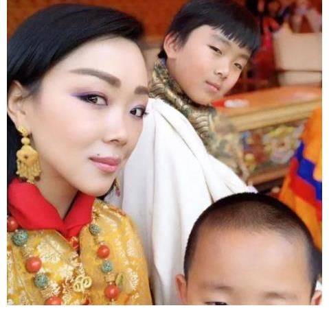 国王|不丹最受宠大王母64岁似少女，女儿嫁平民生俩娃，却被迫离婚