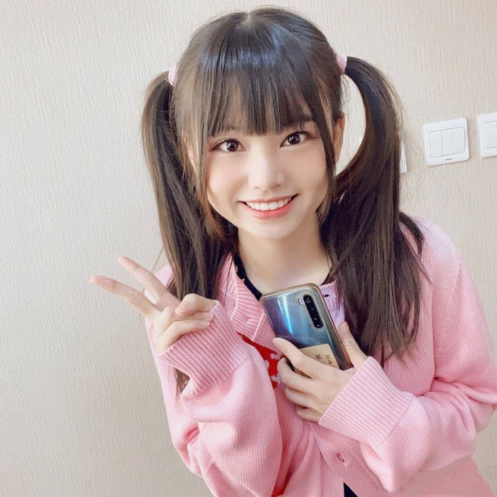 火线妹苦练云顶,只为早日还清外债,lol十周年期间她打算赚98万