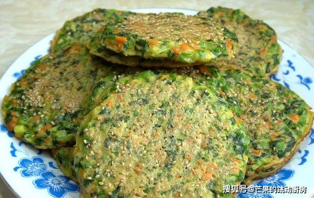 蔬菜|芹菜加3个鸡蛋，筷子一搅，手不用沾面，10分钟搞定全家人早餐
