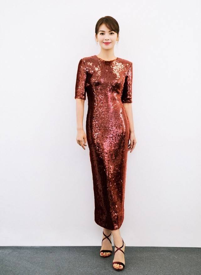 设计|没有刘涛的身材别穿亮片裙，不仅显胖看着还俗气，好在刘涛身材好