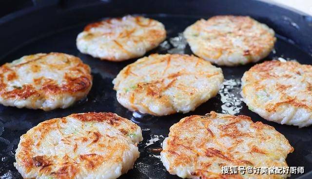 蔬菜|用莲藕和胡萝卜做早餐，好吃到不想放筷子，筋道柔软又带一丝香甜