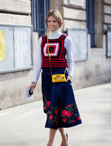 长度|初秋最美的look竟然是它！针织衫+半身裙优雅大方，女人味无可抵挡