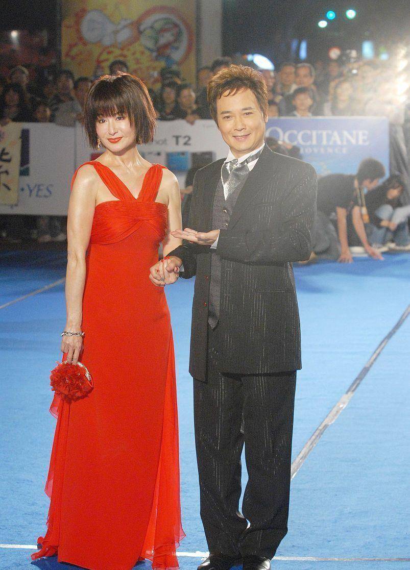 潘迎紫|郑佩佩只比潘迎紫大三岁，看着却像长辈，保养和不保养真有区别