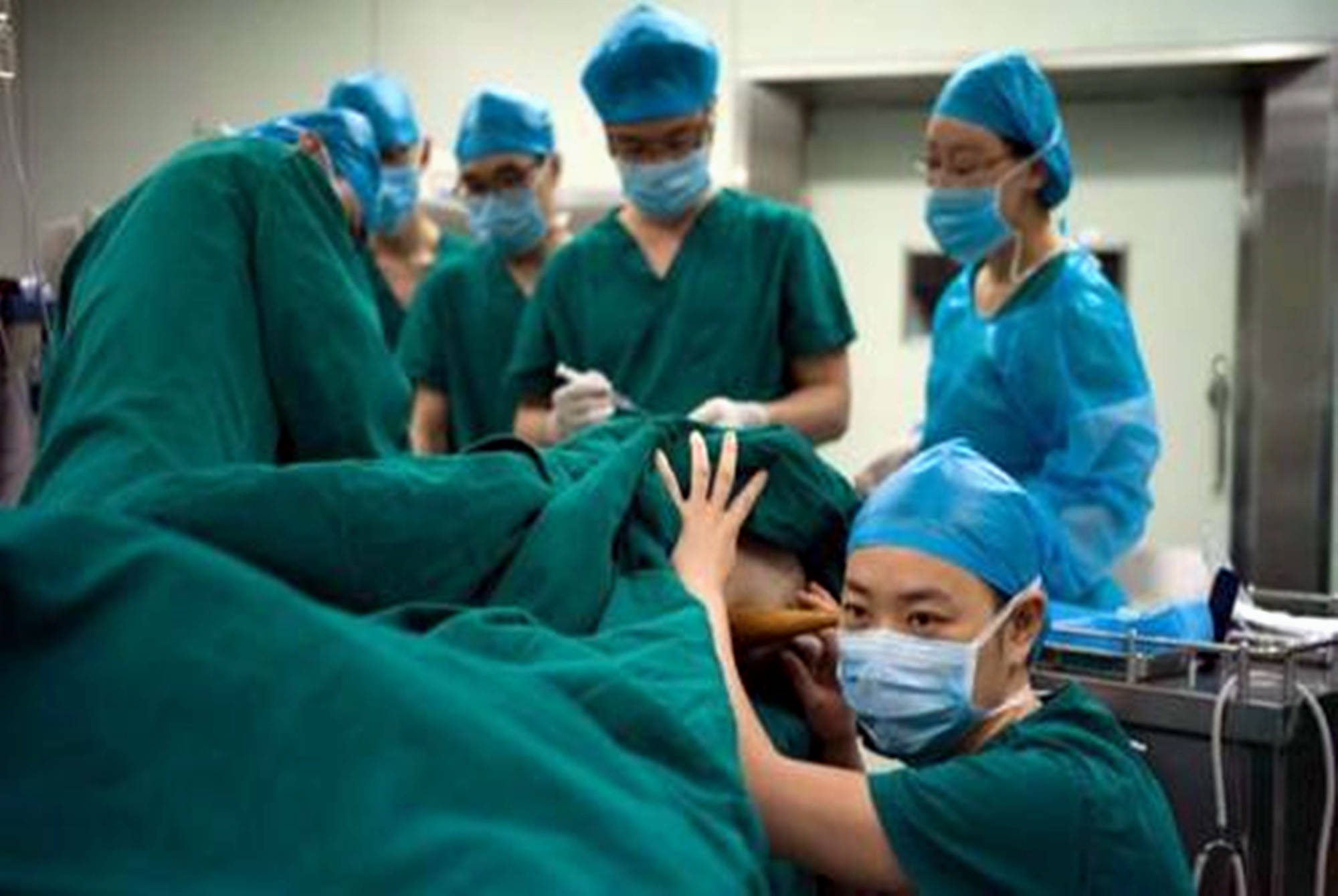 信用卡|生娃3个月，刷爆4张信用卡，28岁的我还能“生三胎”吗？