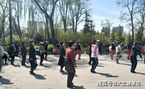 因为|早上起床后，第1件事既不是排便，也不是喝水，早知道早好！