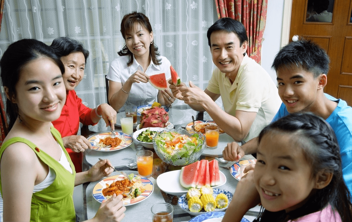 钟南山|钟南山院士：疫情期间建议给孩子吃这些早餐，“传统早餐”没营养