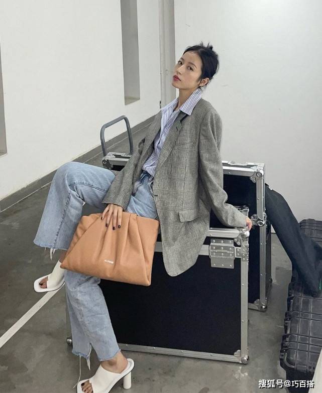 套装|周雨彤时尚感深得人心！穿超A套装不忘秀身材，打扮时髦又性感