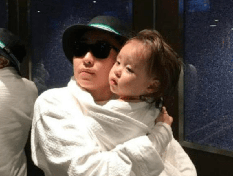 叶海洋|曾花50万“买精生女”的叶海洋，如今又怀二胎，无偶式育儿引热议