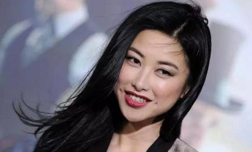 朱珠|朱珠晒出自己的怀孕照，连衣长裙气质感爆棚，越来越有女人味