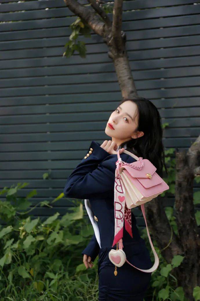 《新红楼梦》《新还珠格格》《麻雀》《璀璨人生》《中国机长》《宠爱