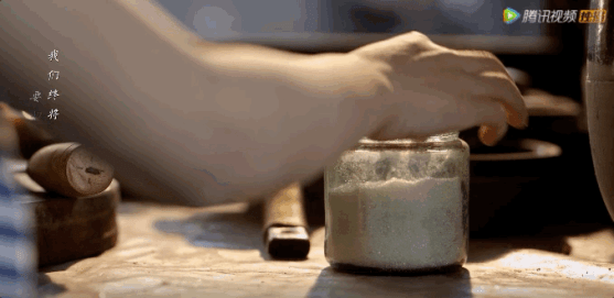 因为|又被真情实感气到了！多少人看《乔家的儿女》上来就哭了？