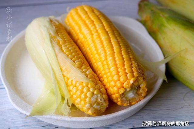 叶子|玉米按斤买和按根买哪种划算?超市员工透露“小套路”,了解一下