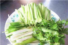 怎么切葱丝才能卷起来 64d496f020c64d9a9942d7dca1da0498.jpeg